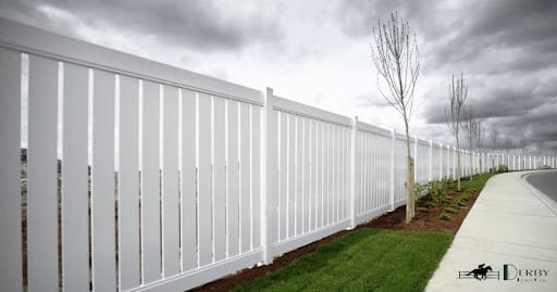 HDPE vs Wood vinyl Fencing HDPE vs Wood vinyl Fencing